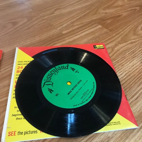 Disneyland 45 RPM Vinyl Records Lot Of 6 With Storybook Sleeves - Picture 5 of 10